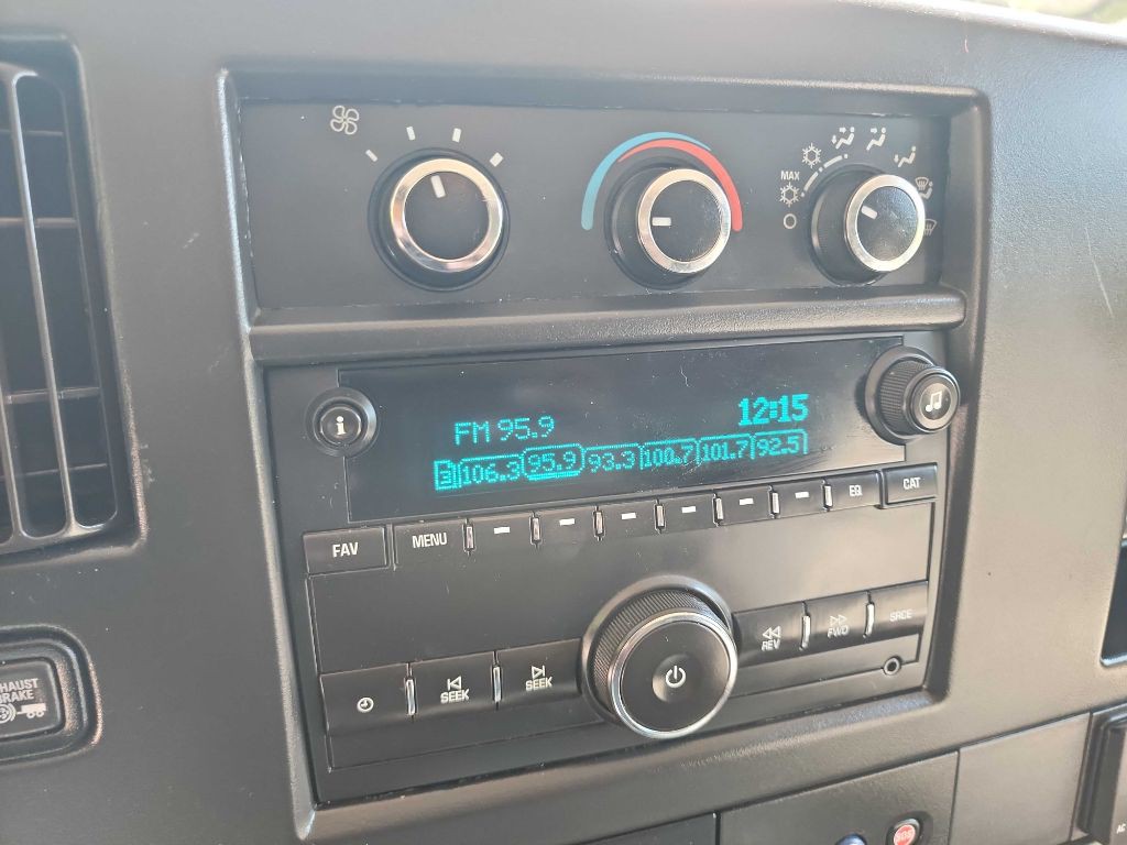 2018 Chevrolet Express Image 22
