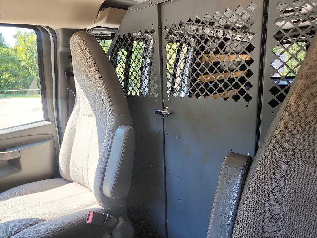 2018 Chevrolet Express Image 26