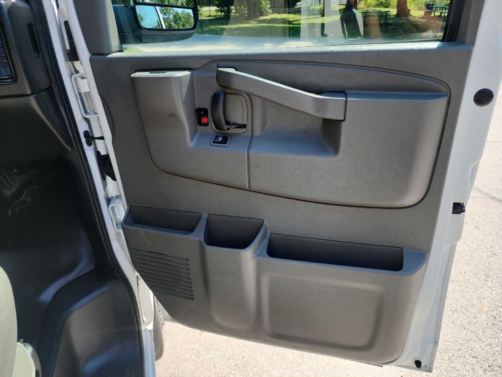 2018 Chevrolet Express Image 28