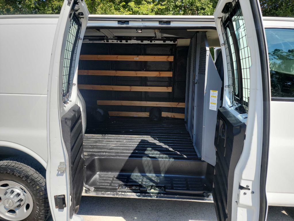 2018 Chevrolet Express Image 32