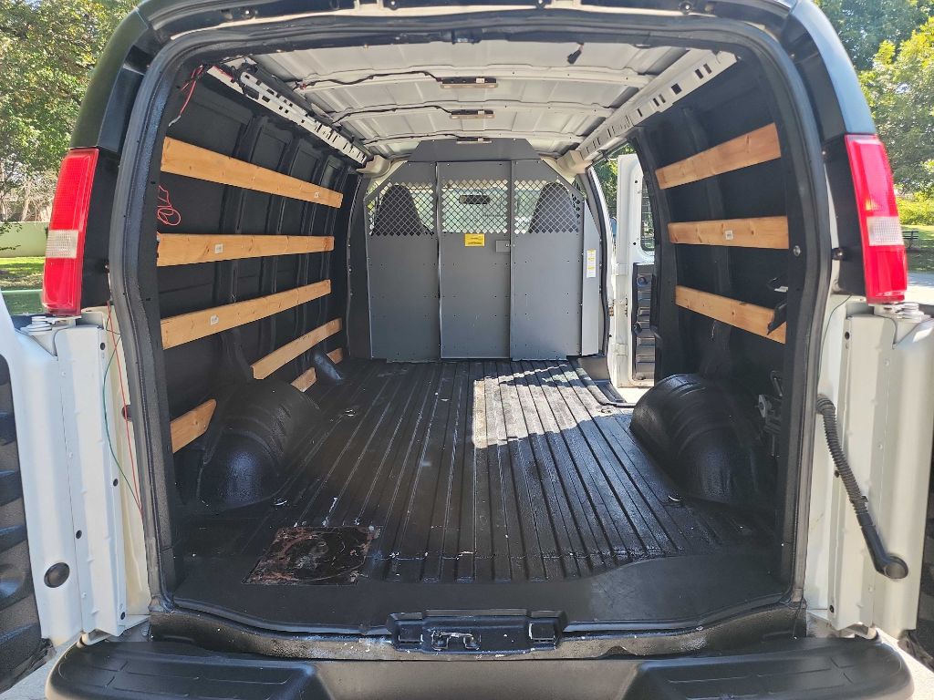 2018 Chevrolet Express Image 36