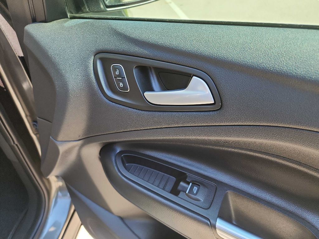 2019 Ford Escape Image 37