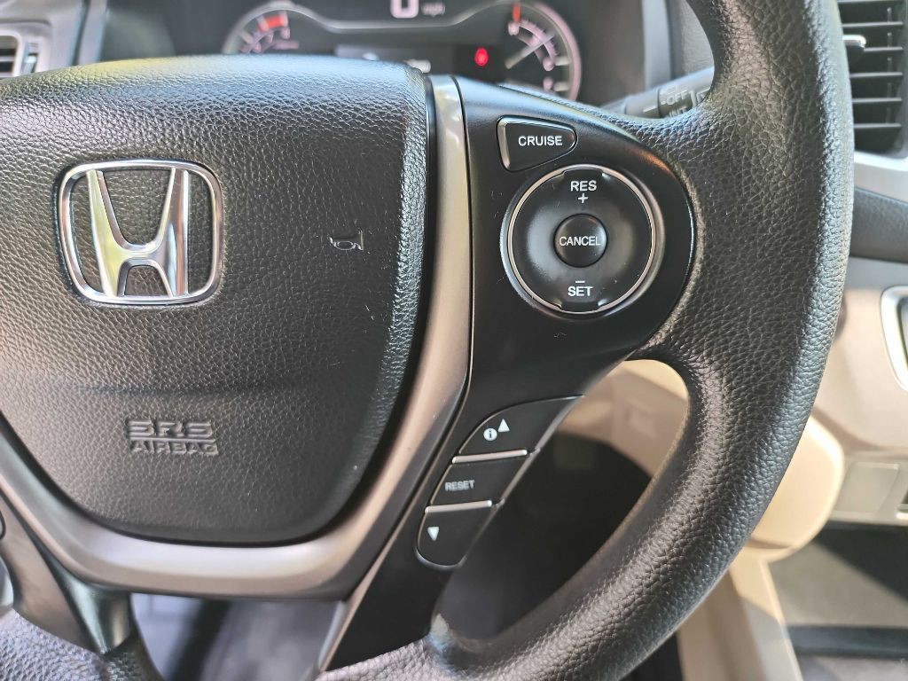 2017 Honda Pilot Image 17