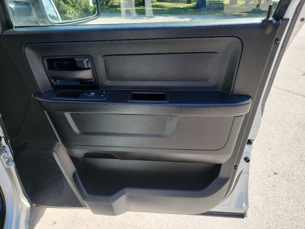 2019 RAM 1500 Image 35