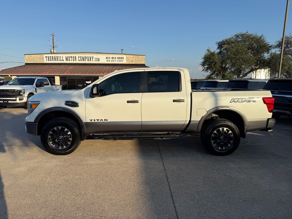 2017 Nissan Titan Image 4