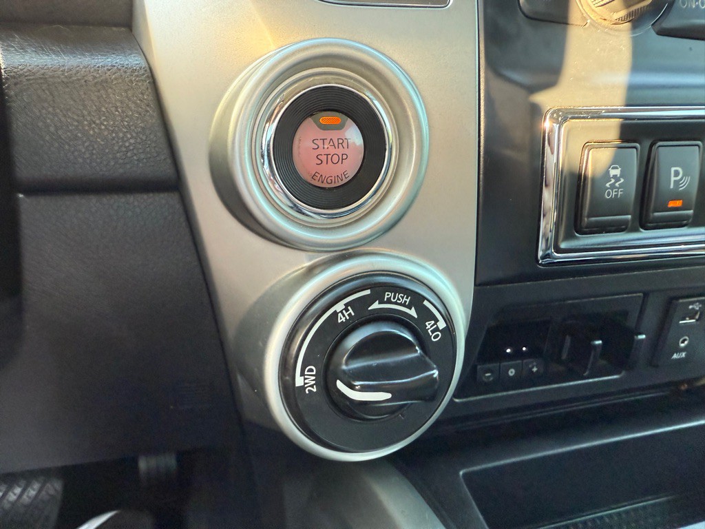 2017 Nissan Titan Image 30