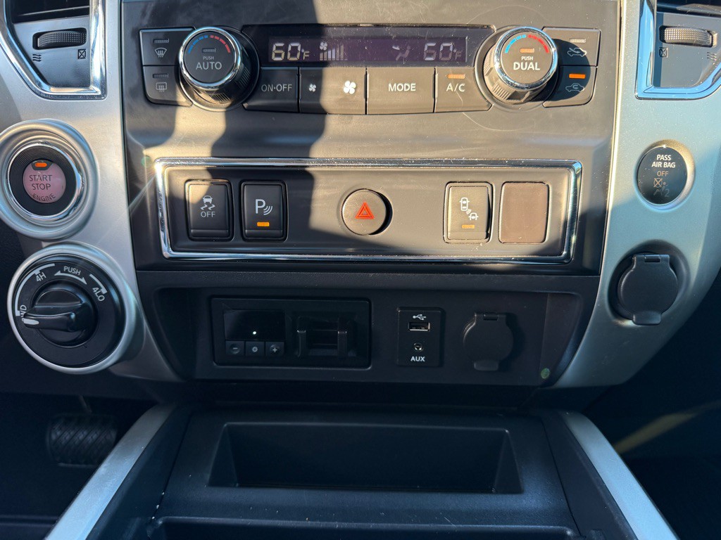 2017 Nissan Titan Image 31