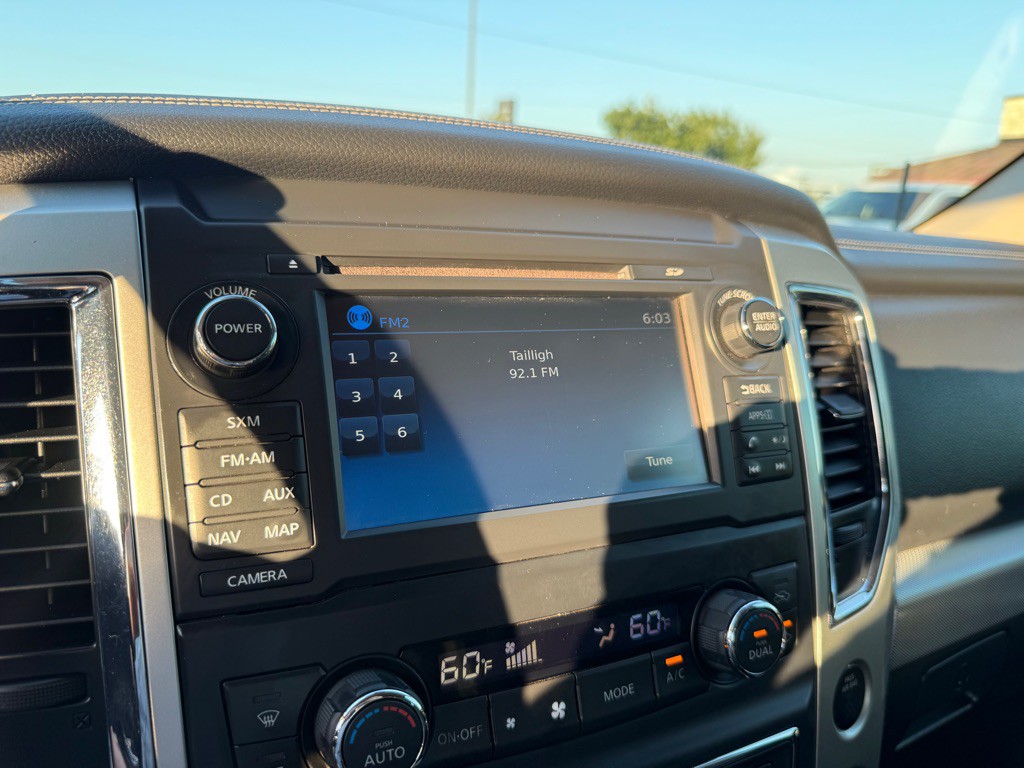 2017 Nissan Titan Image 32