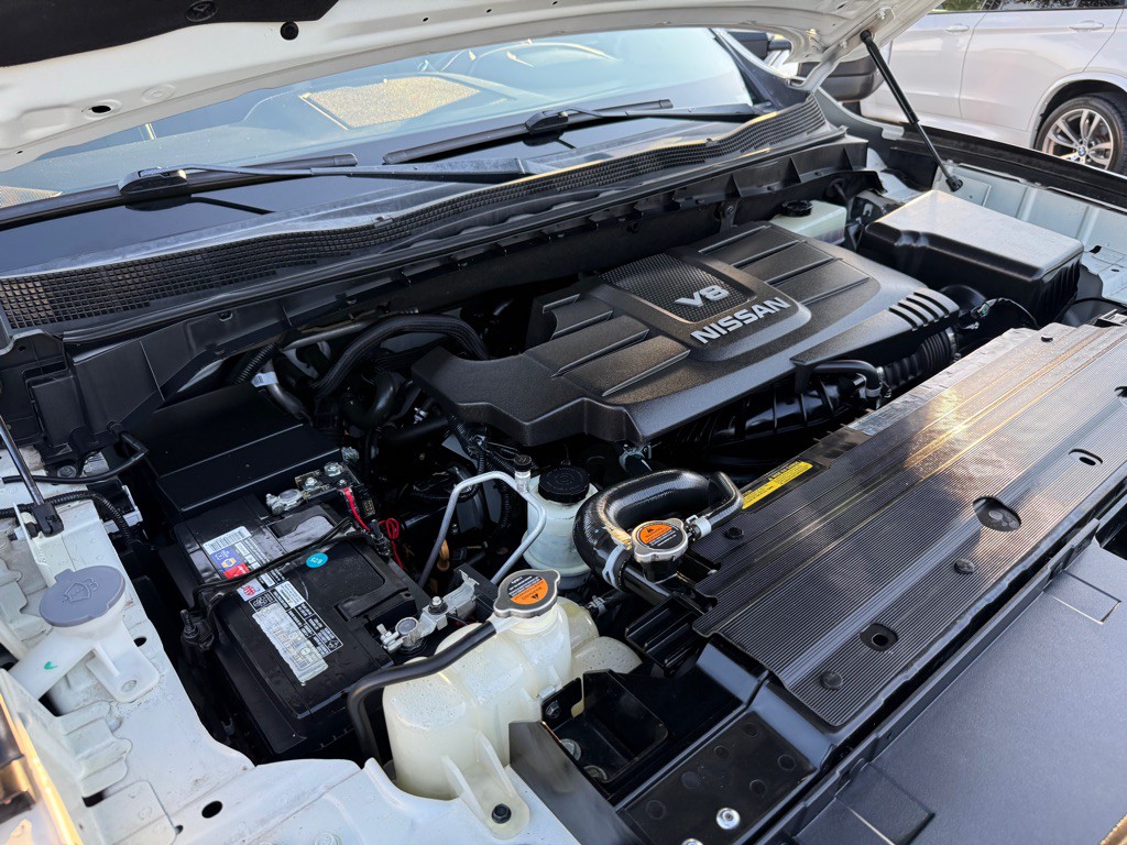 2017 Nissan Titan Image 36
