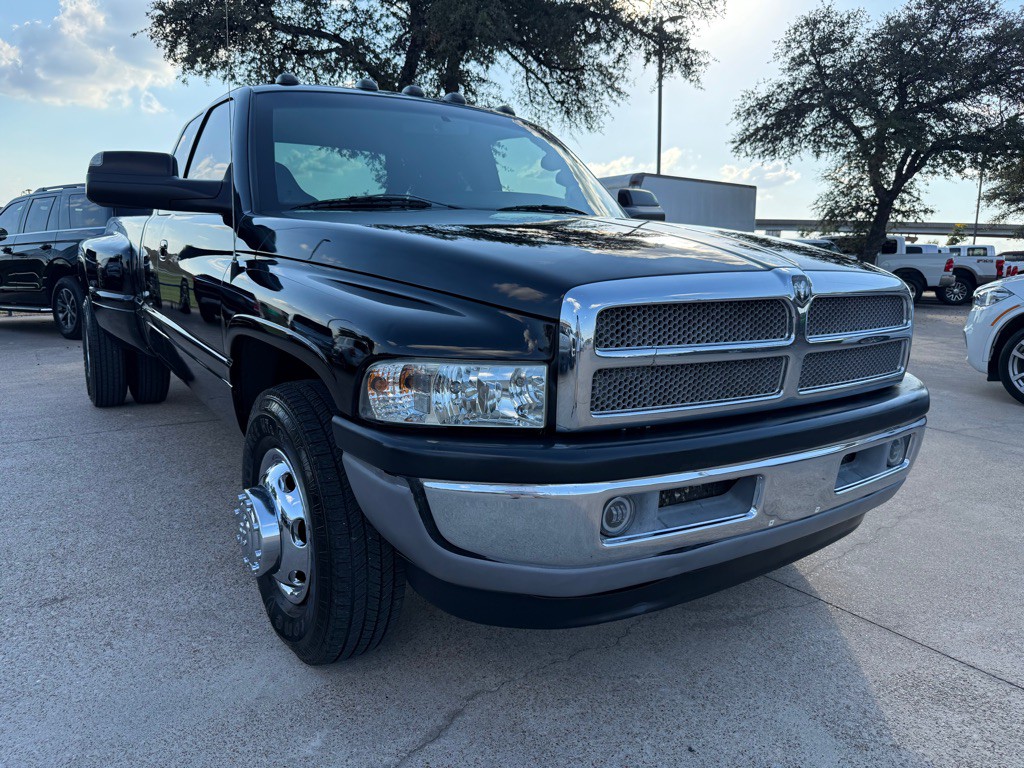 2002 Dodge Ram 3500 Image 1