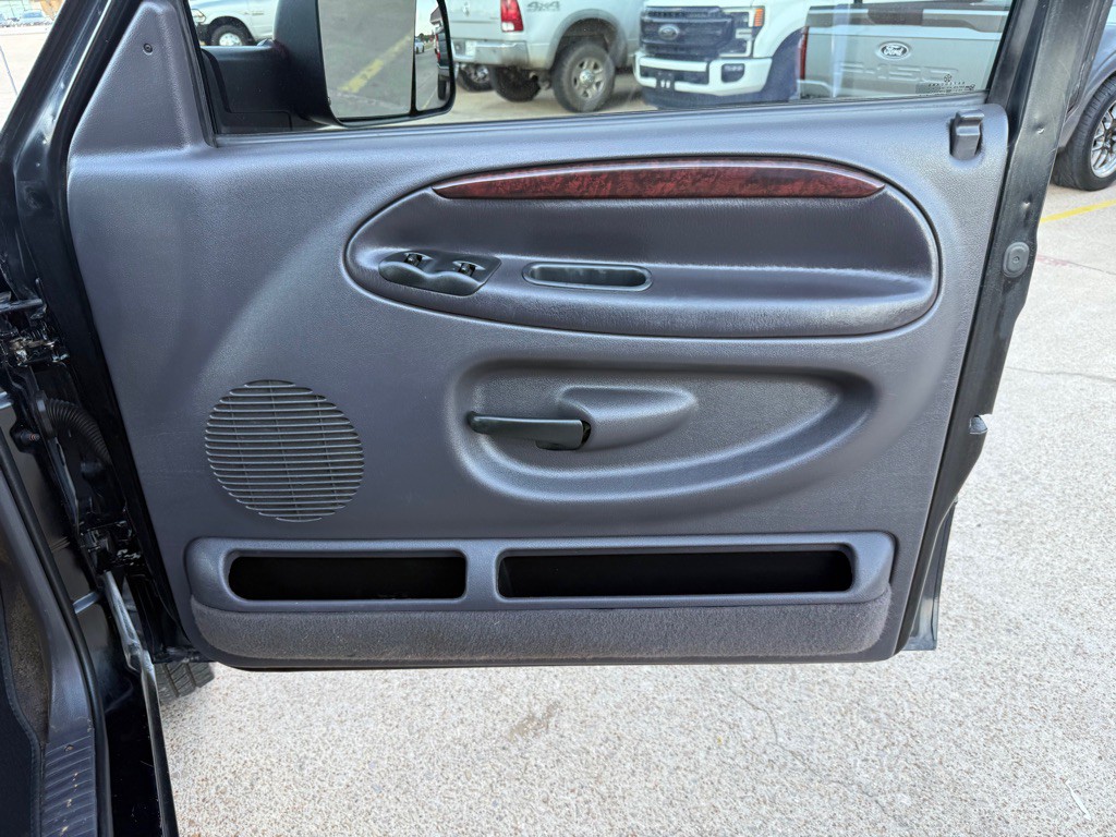 2002 Dodge Ram 3500 Image 18
