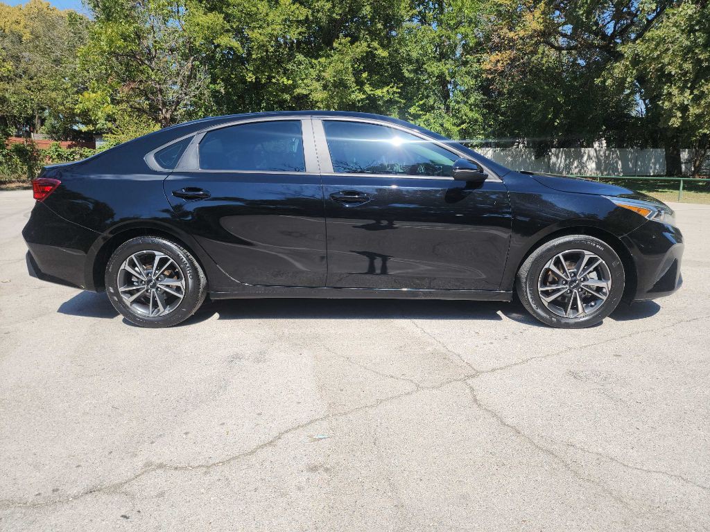 2024 Kia Forte Image 8