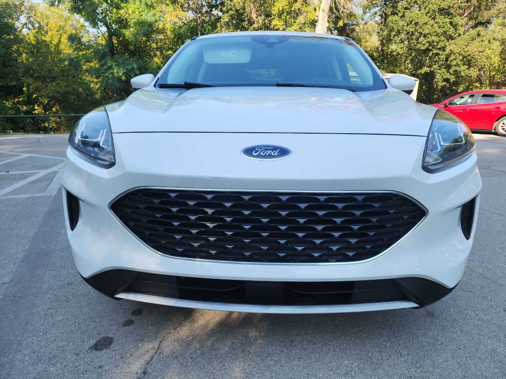 2021 Ford Escape Image 2