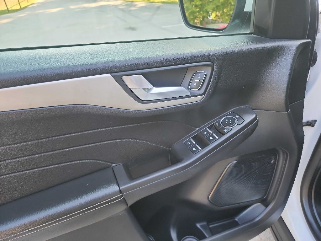 2021 Ford Escape Image 15