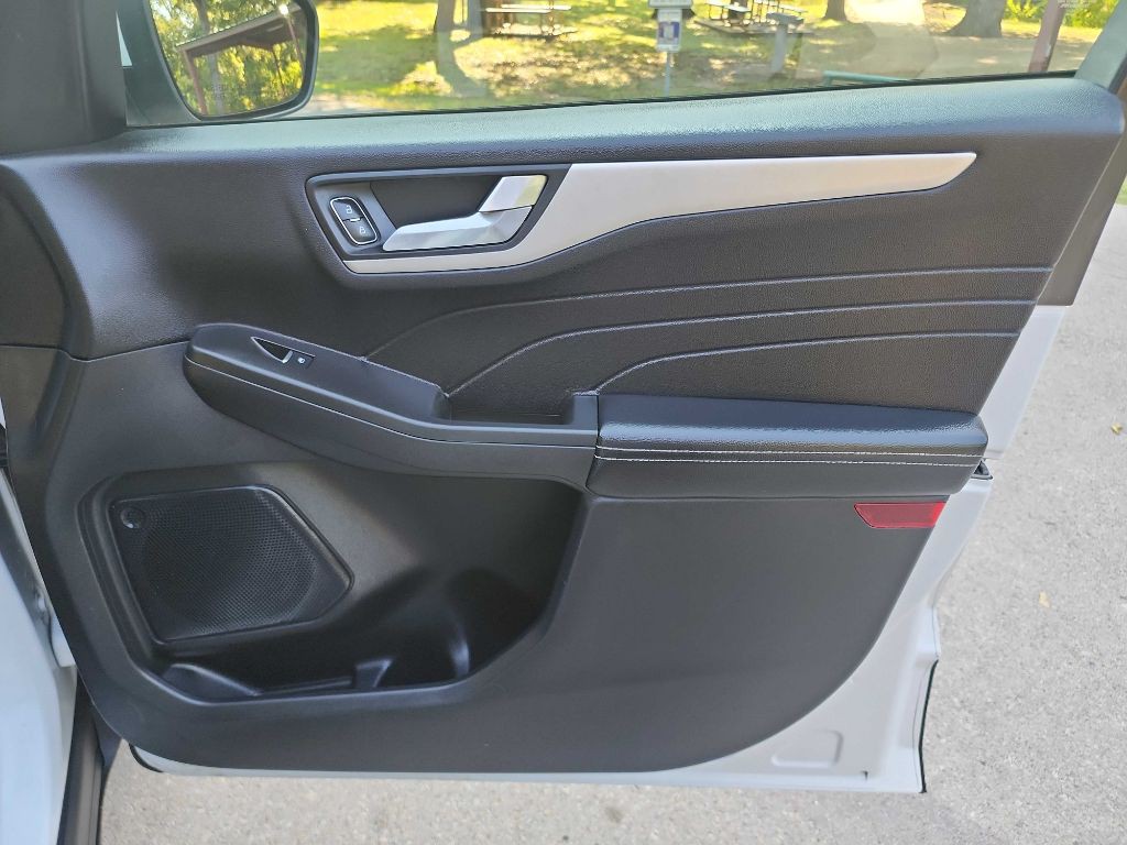 2021 Ford Escape Image 30