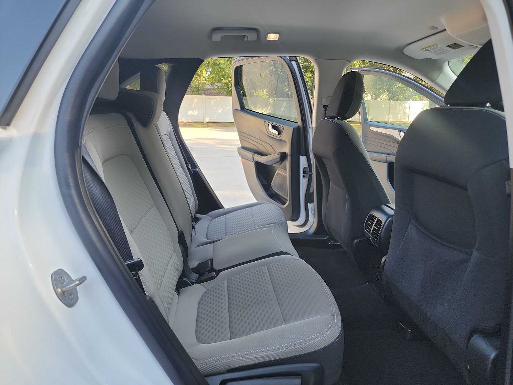 2021 Ford Escape Image 32