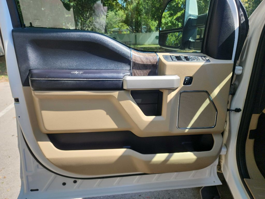 2017 Ford F-350 Image 18