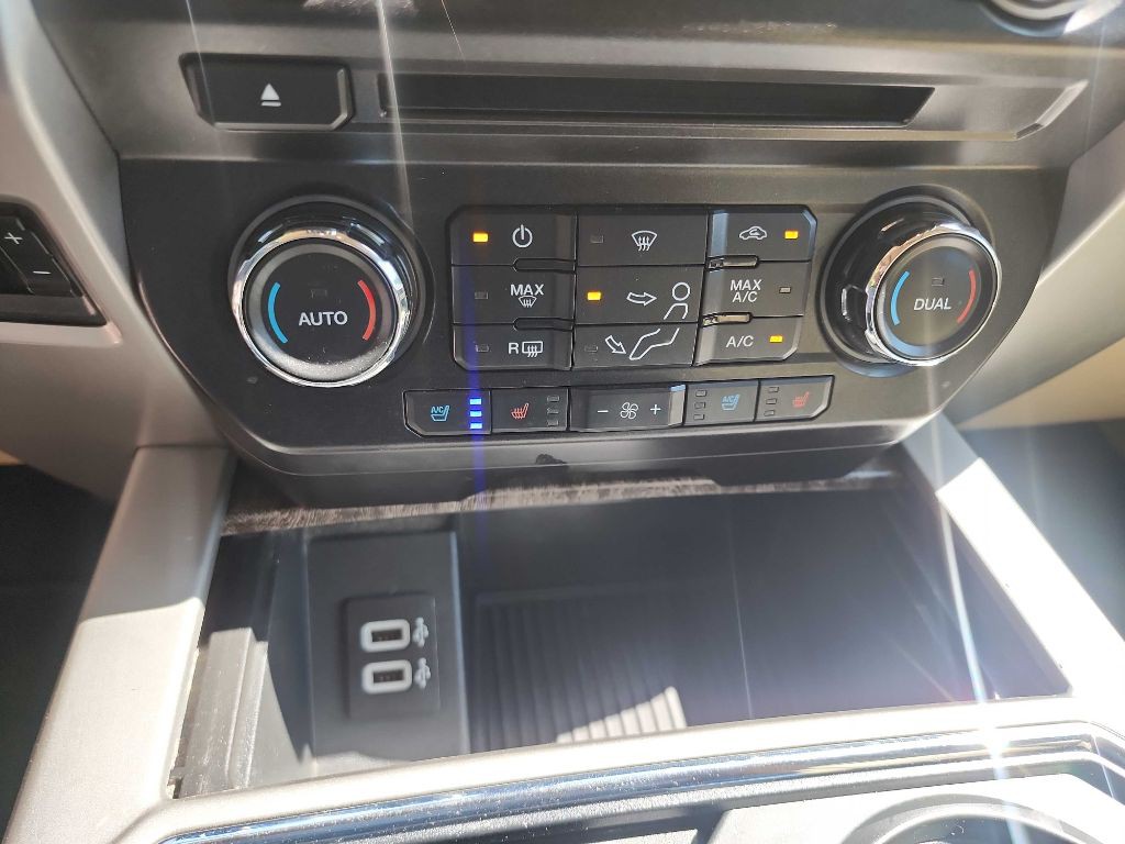 2017 Ford F-350 Image 32