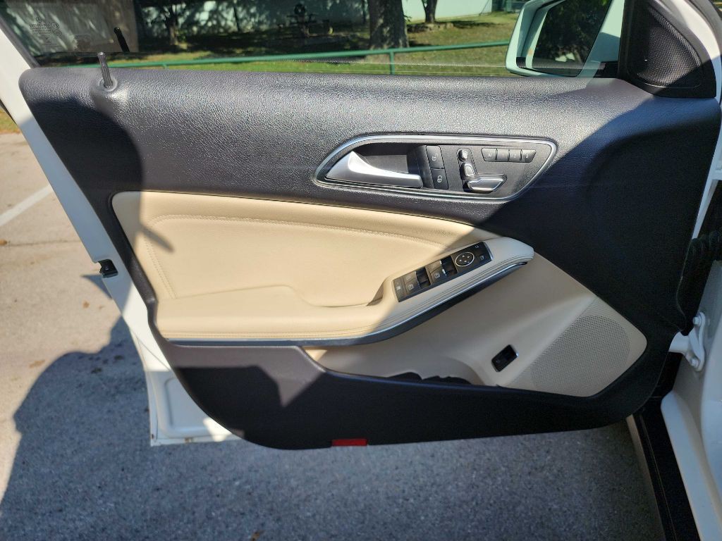 2019 Mercedes-Benz GLA-Class Image 12