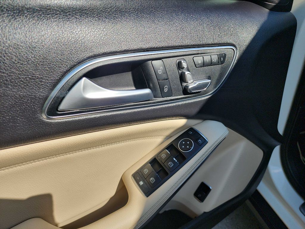 2019 Mercedes-Benz GLA-Class Image 13