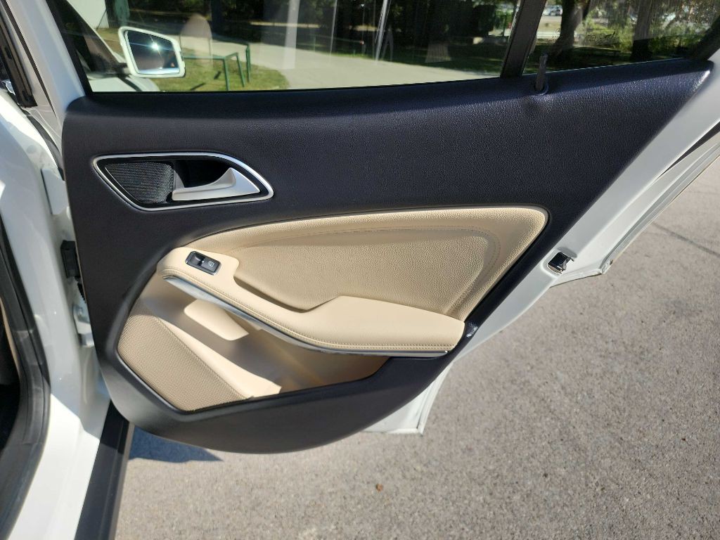 2019 Mercedes-Benz GLA-Class Image 30
