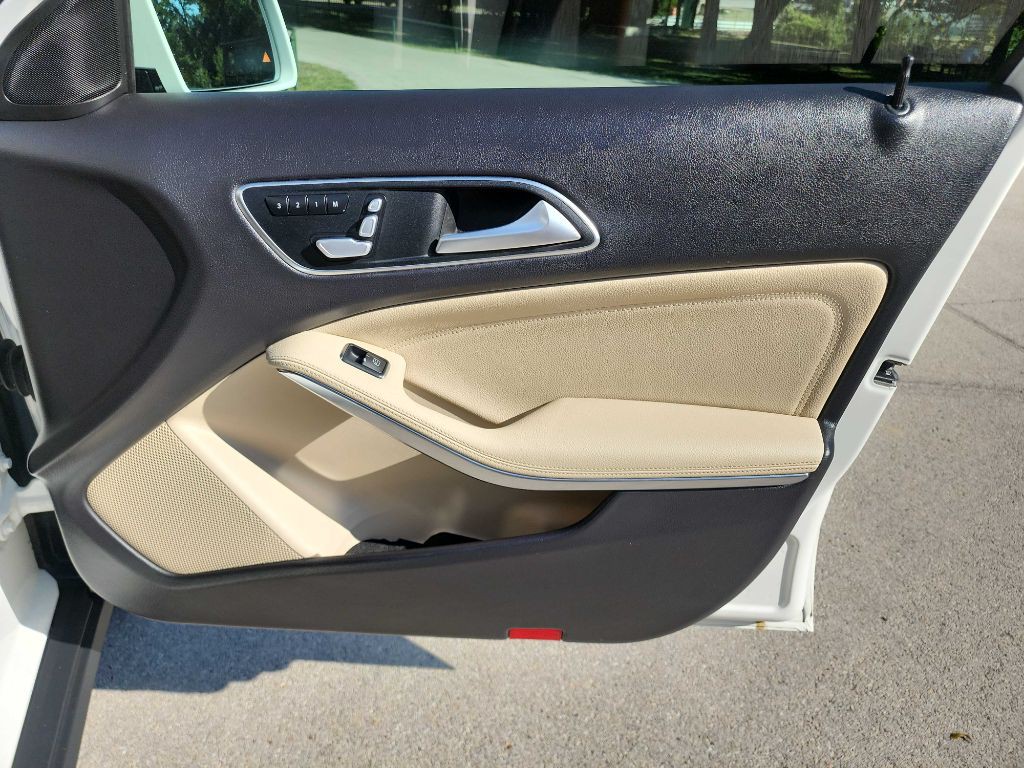 2019 Mercedes-Benz GLA-Class Image 32