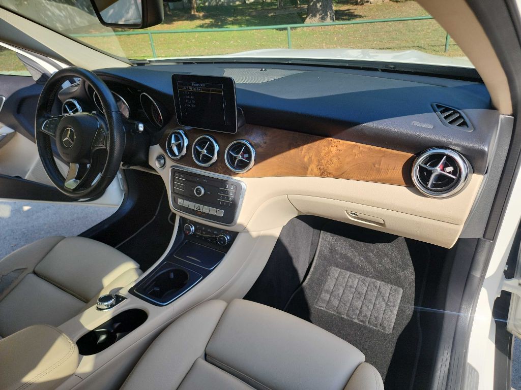 2019 Mercedes-Benz GLA-Class Image 35