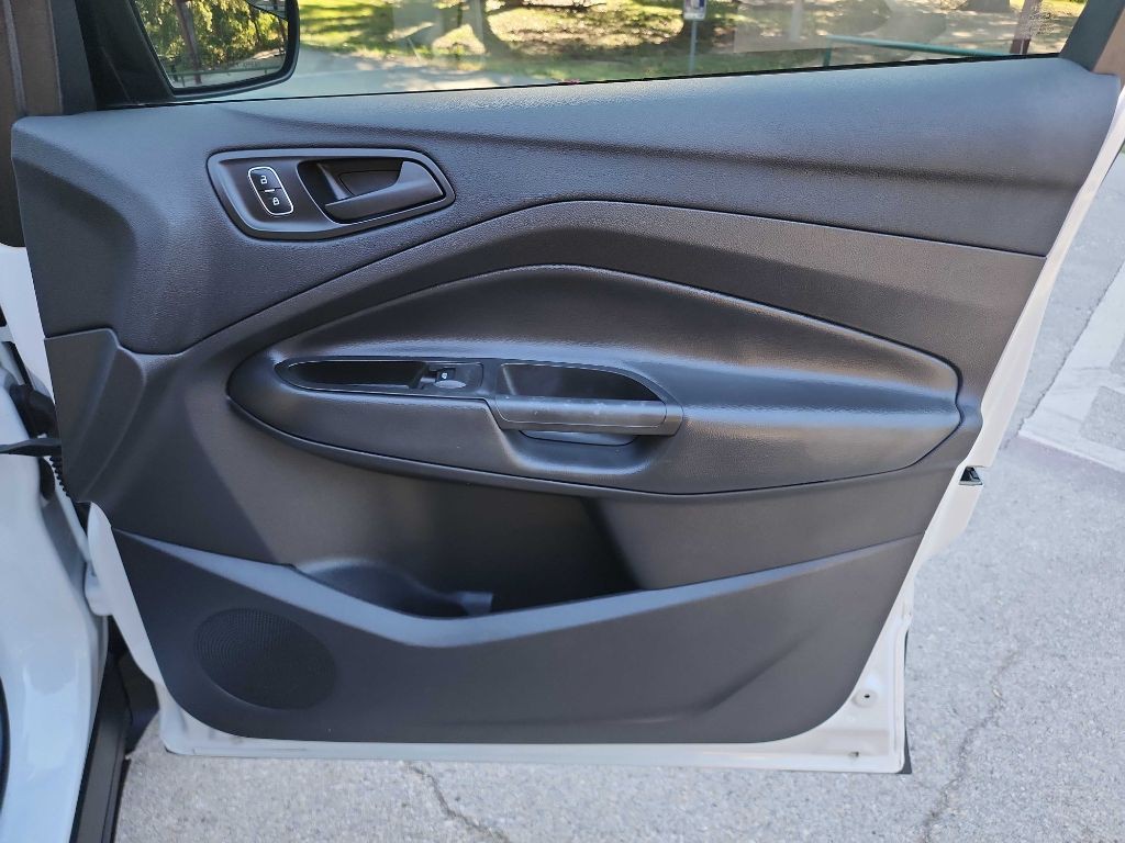 2017 Ford Escape Image 28