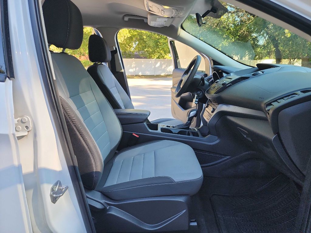 2017 Ford Escape Image 32