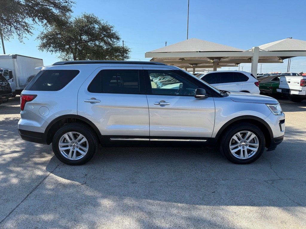 2019 Ford Explorer Image 8