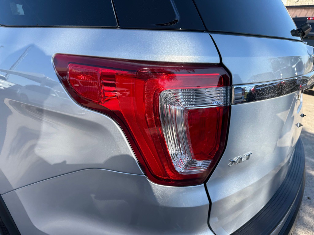 2019 Ford Explorer Image 9