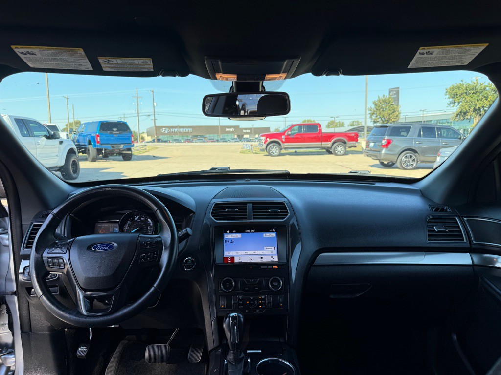 2019 Ford Explorer Image 25