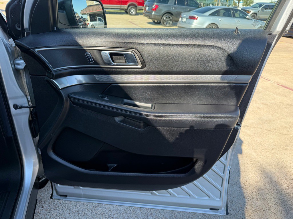 2019 Ford Explorer Image 28
