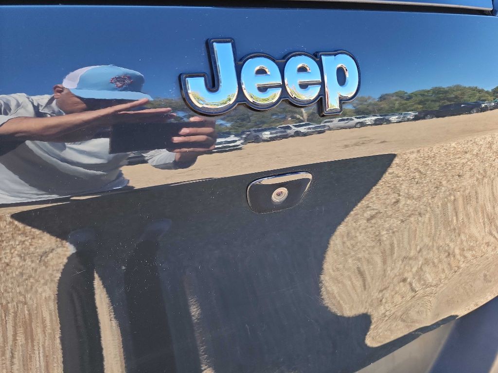 2018 Jeep Cherokee Image 9