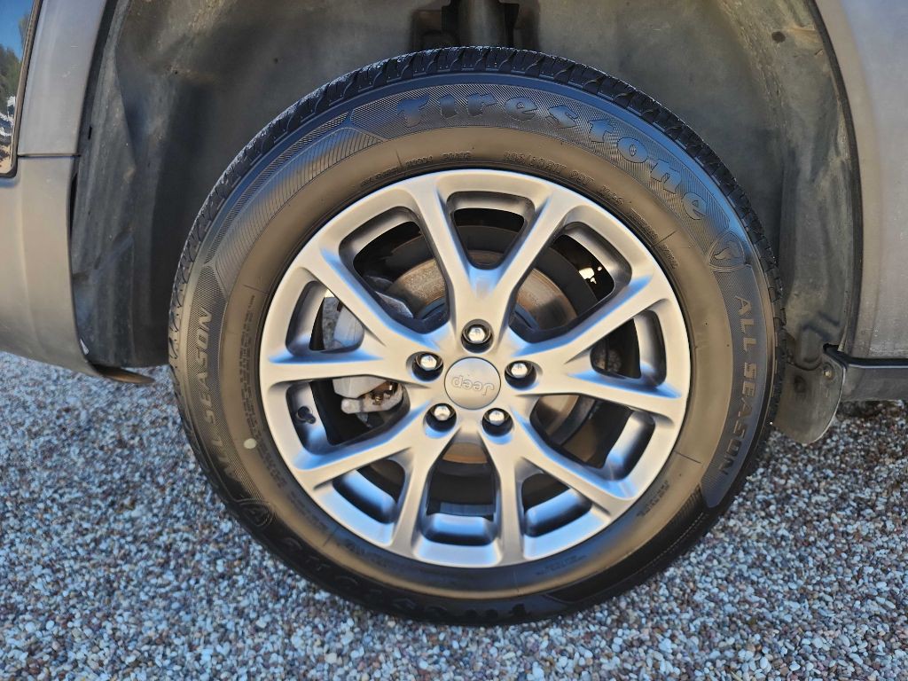 2018 Jeep Cherokee Image 13