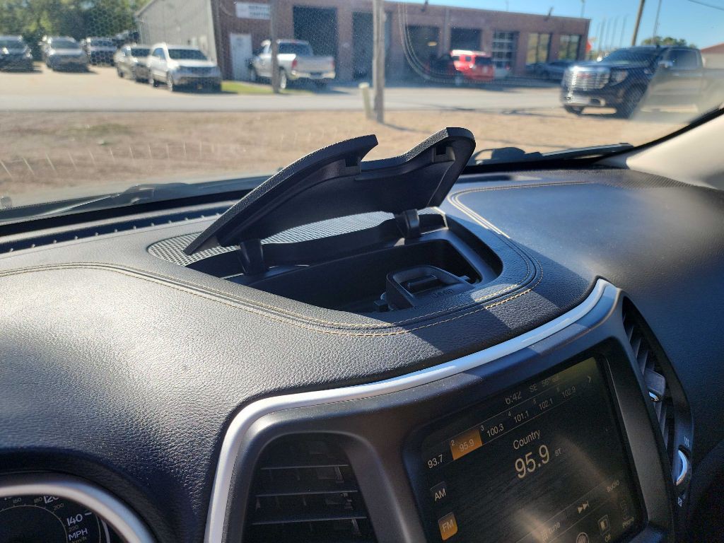 2018 Jeep Cherokee Image 20