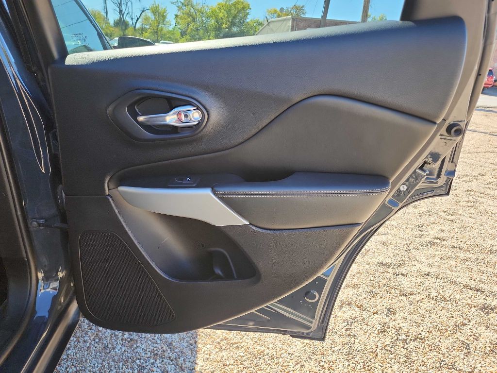 2018 Jeep Cherokee Image 28