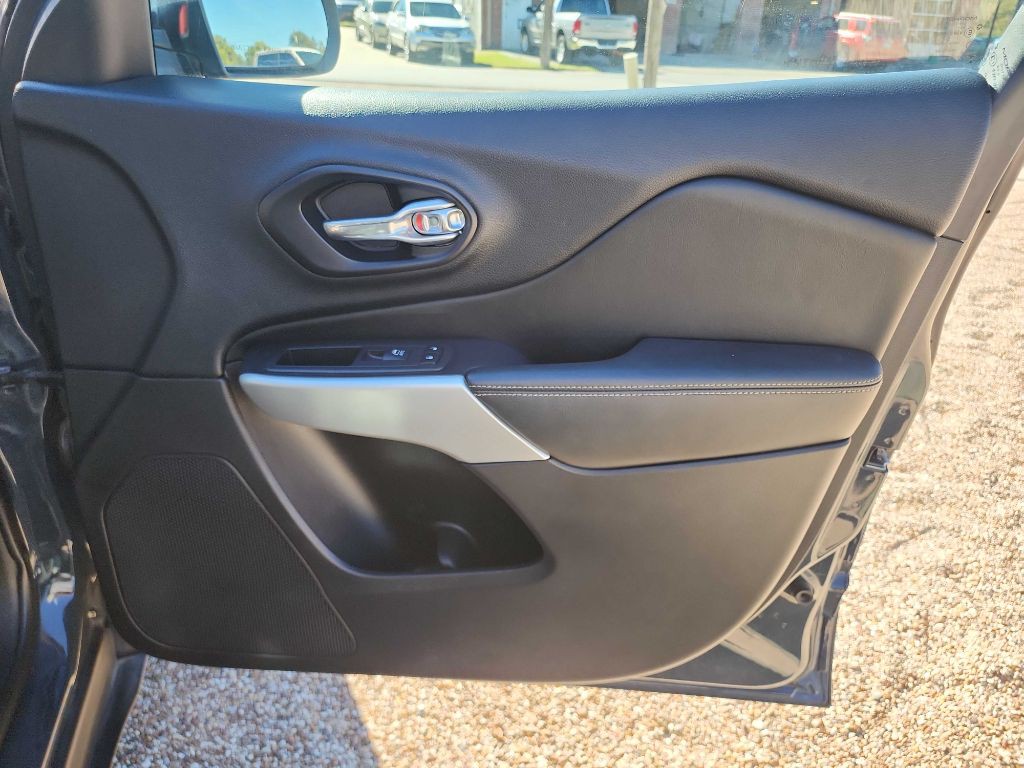 2018 Jeep Cherokee Image 29
