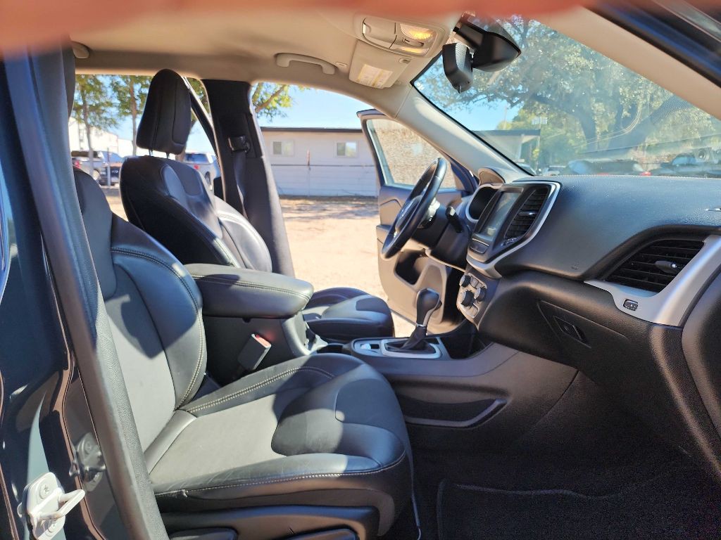 2018 Jeep Cherokee Image 30