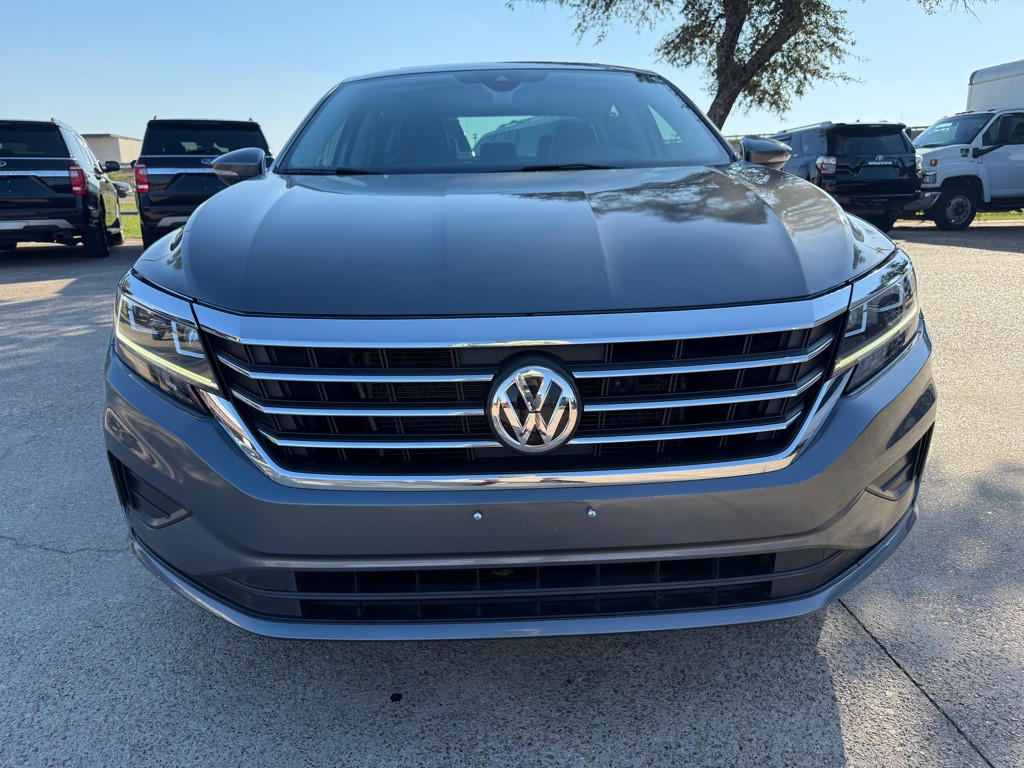 2021 Volkswagen Passat Image 2