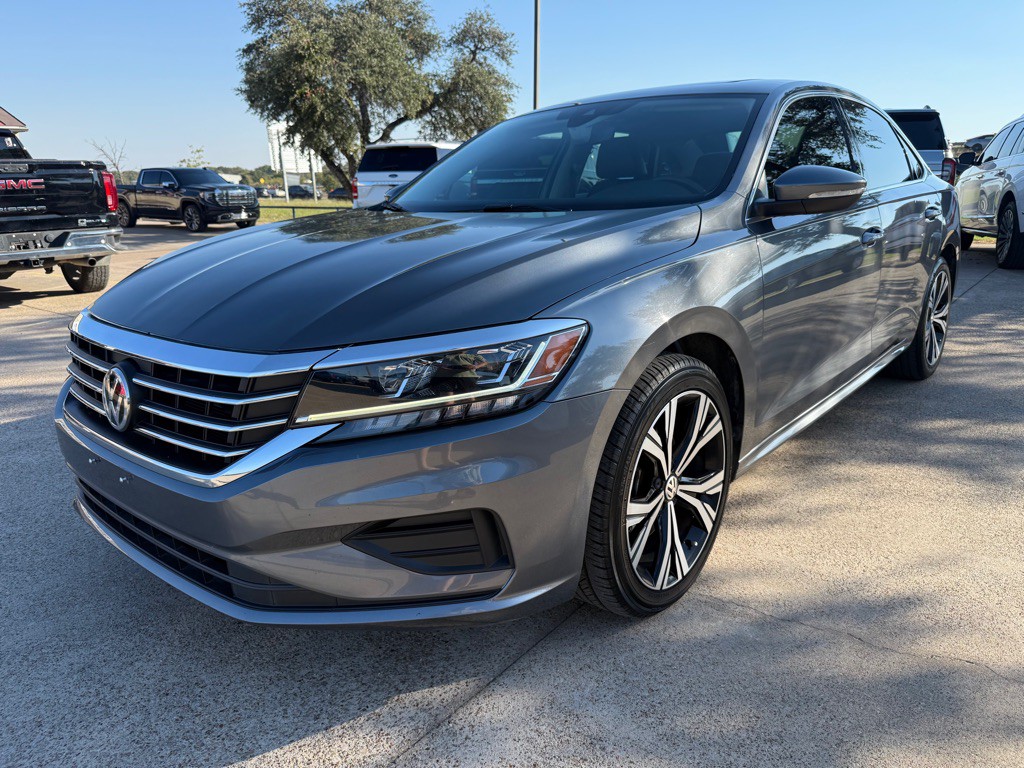 2021 Volkswagen Passat Image 3