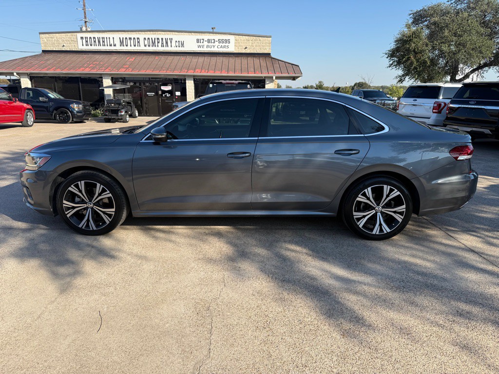 2021 Volkswagen Passat Image 4
