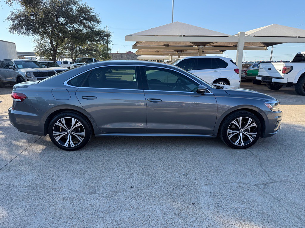 2021 Volkswagen Passat Image 8