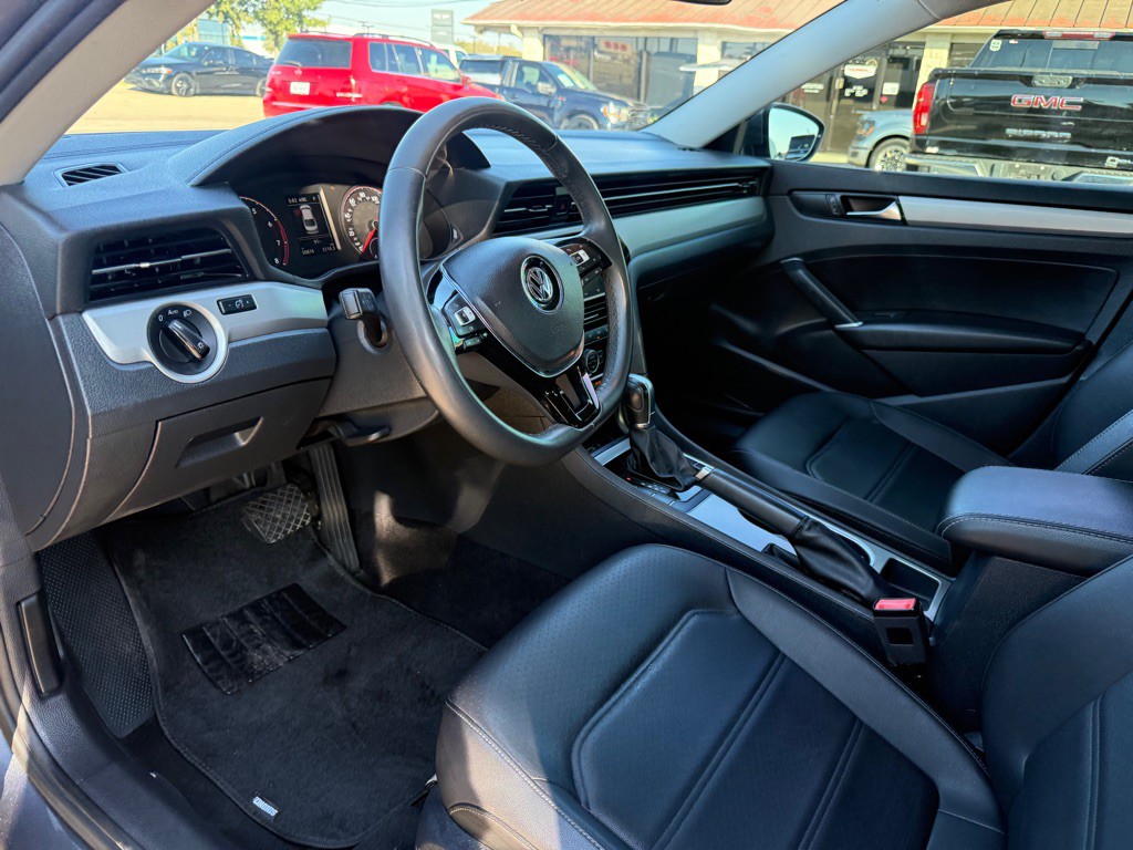 2021 Volkswagen Passat Image 12