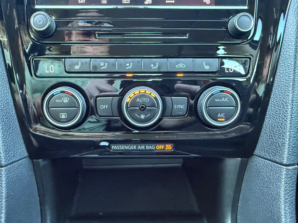 2021 Volkswagen Passat Image 26