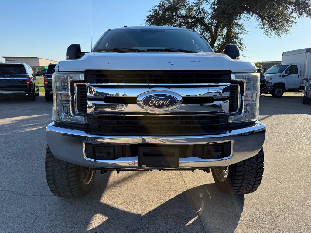 2017 Ford F-250 Image 2