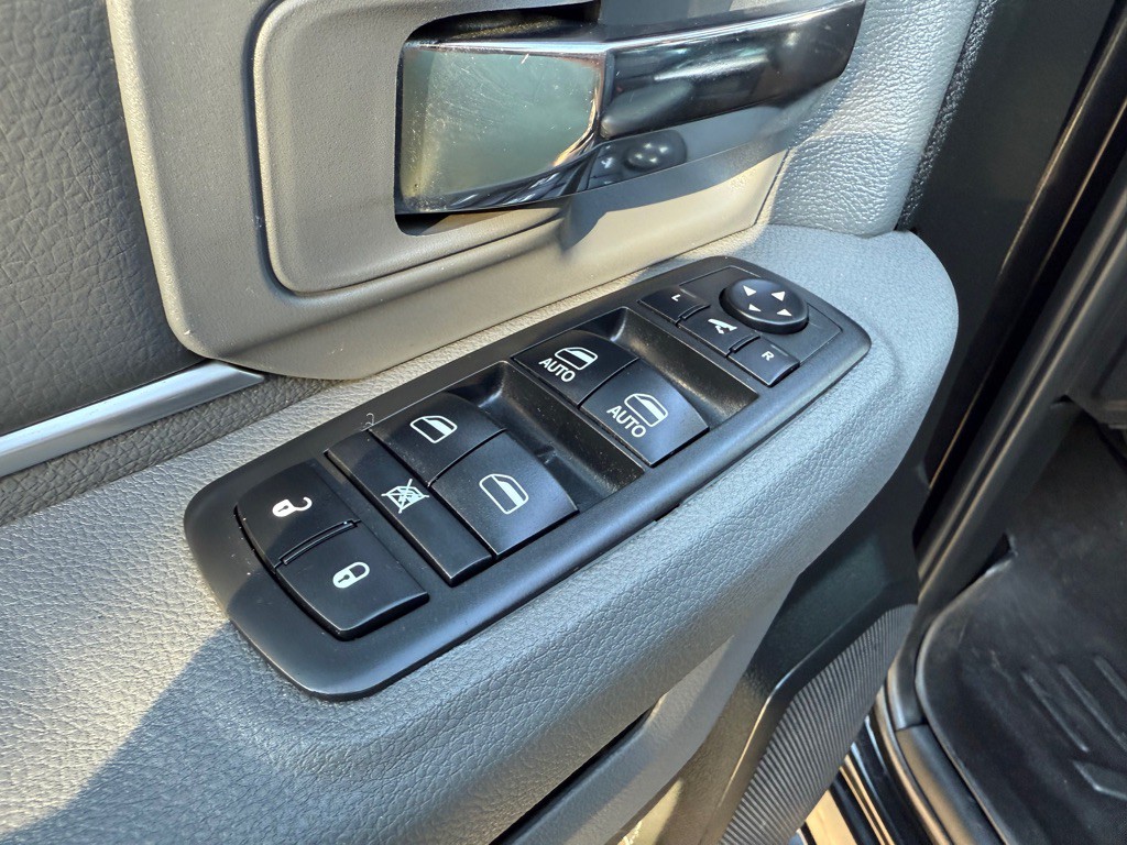 2017 RAM 1500 Image 24