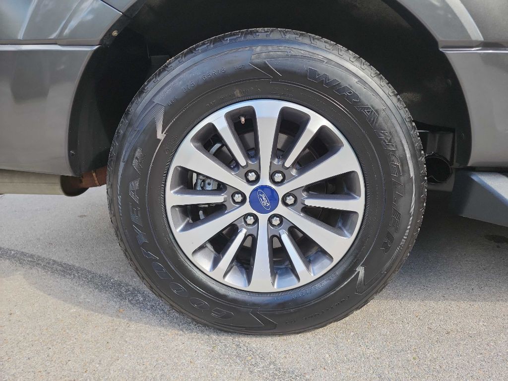 2017 Ford Expedition Image 8