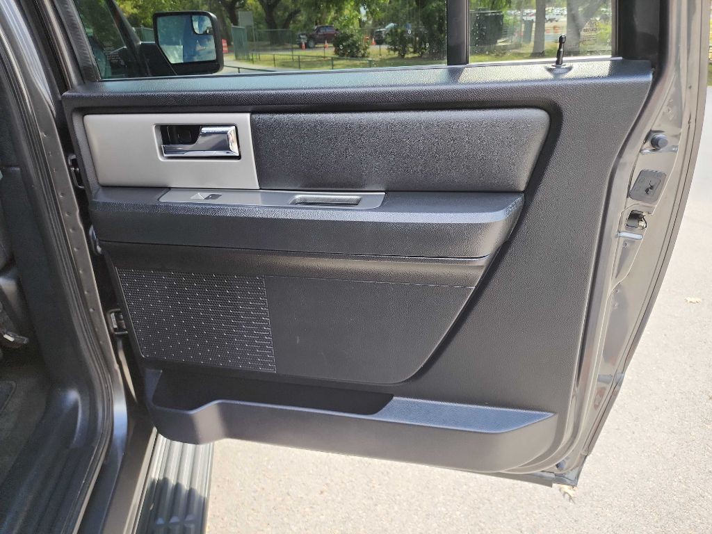 2017 Ford Expedition Image 32