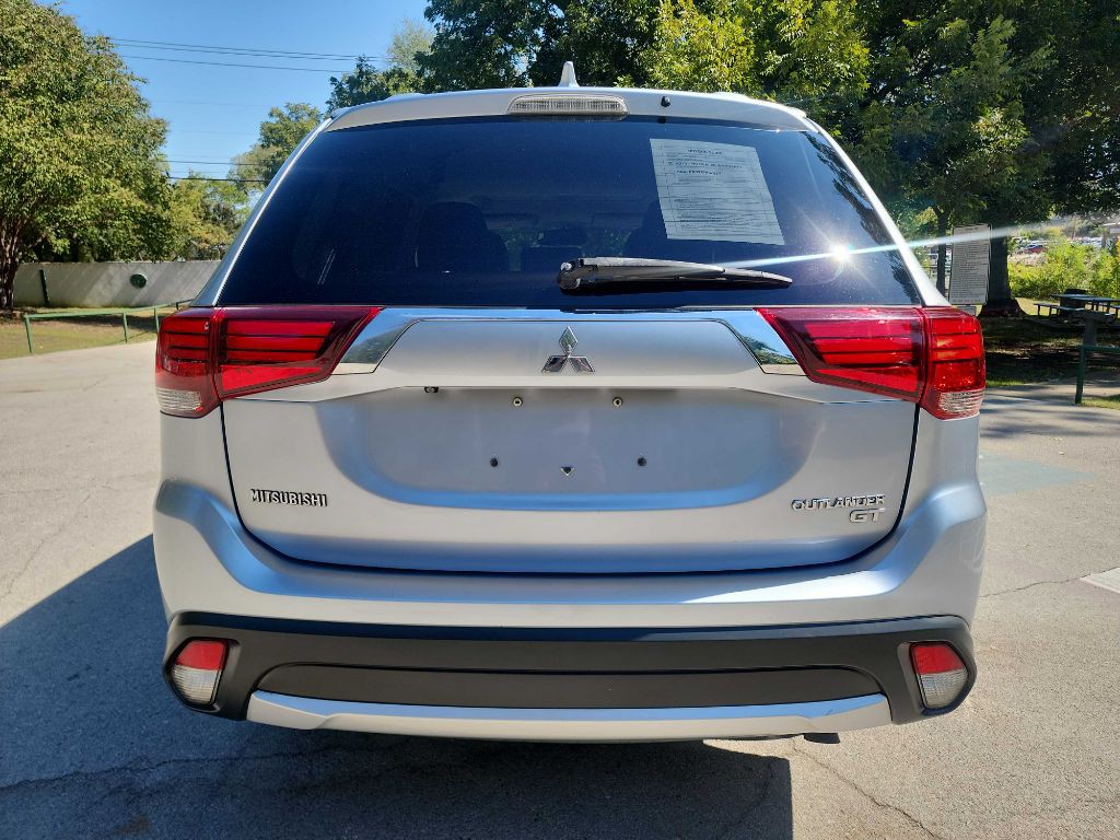 2017 Mitsubishi Outlander Image 6